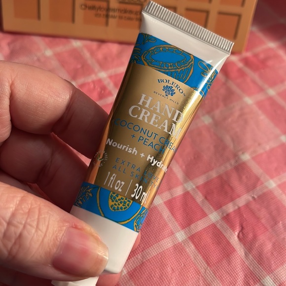 🎈SALE🎈🎀#5.MAKEUP BUNDLE🎀 - Picture 15 of 15